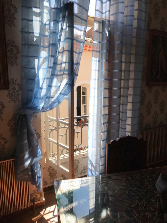 Hotel Chez Les Artistes Servian Exterior foto